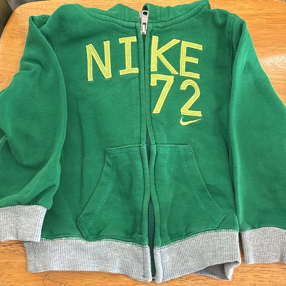 vintage look Nike hooded sweatshirt 3T